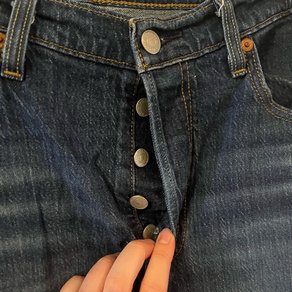 Levi’s 501 dark wash button fly jeans - Picture 4 of 6